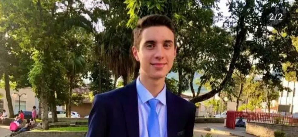 Jovem que tomou facada em um hotel de Poços de Caldas se recupera e sai da UTI