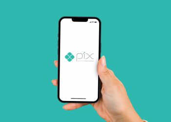 PIX: pessoas e empresas em situação irregular na Receita Federal perderão a chave