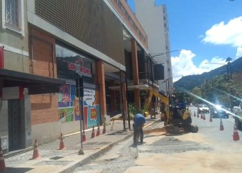 Obras do DMAE no Centro seguem durante esta semana e podem afetar fornecimento de água