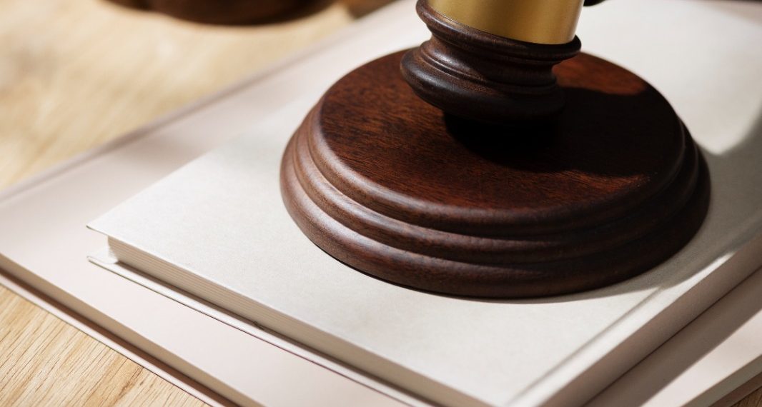 Governanta agredida por patrão receberá indenização de R$ 100 mil em Guaxupé