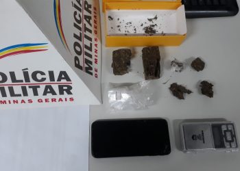 PM prende dois homens por tráfico de drogas em Poços; um deles era foragido do sistema prisional