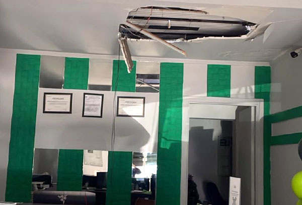 Criminoso invade loja pelo forro e furta celulares no Centro de Poços de Caldas