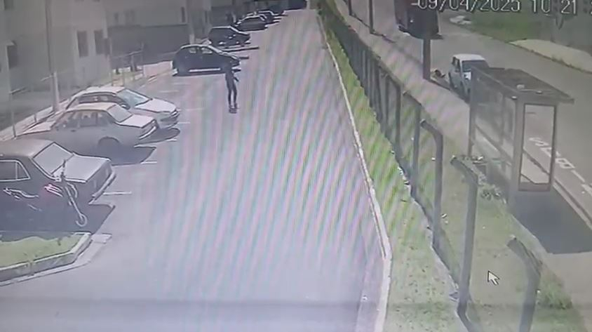 Imagens registram momento de atropelamento de idosa em Poços de Caldas