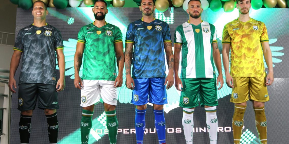 Caldense apresenta o ‘Manto Centenário’ com tema ‘Periquitos Mineiros’ para homenagear craques do passado