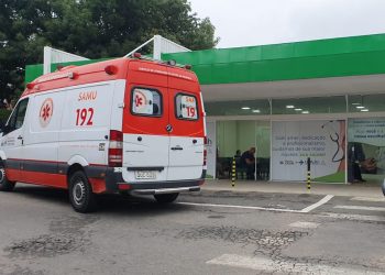 Mulher é esfaqueada por vizinho em Poços; suspeito é preso pela PM