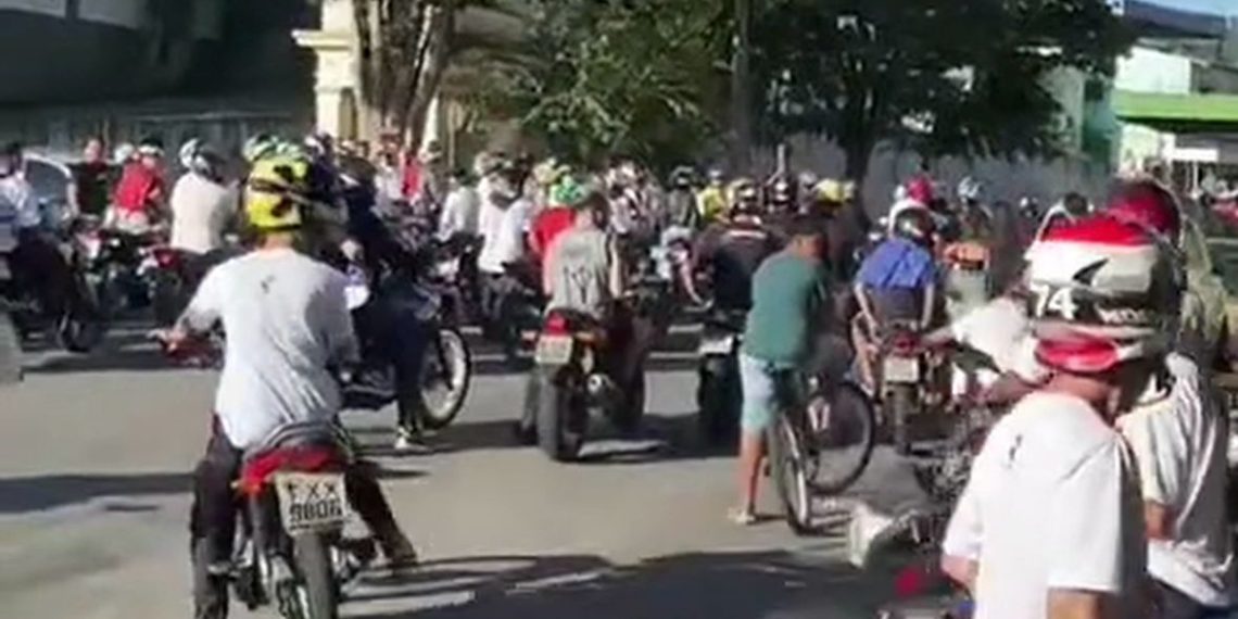 VÍDEO: Motociclistas prestam homenagem durante enterro de Pedro Henrique, vítima de acidente