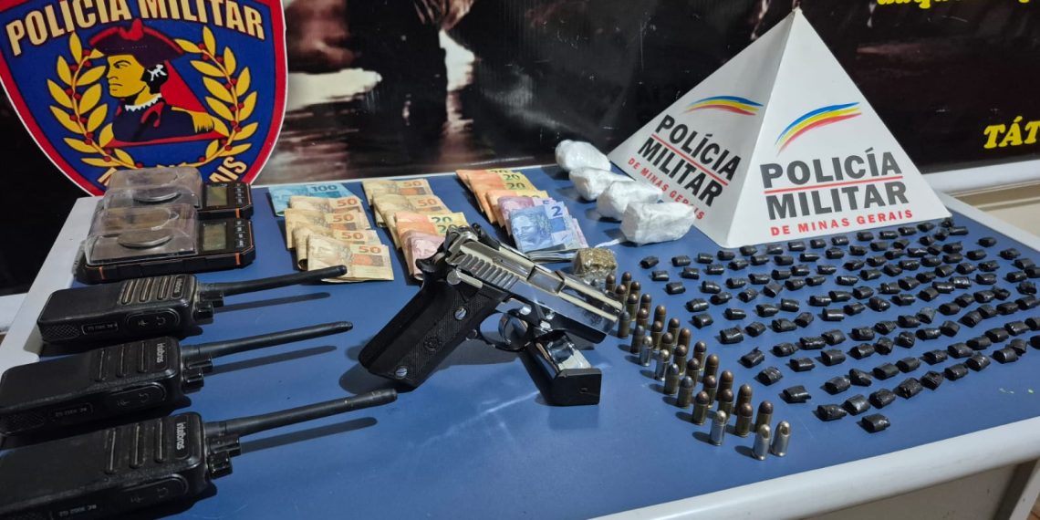 PM desmantela ponto de tráfico em bar na zona leste após denúncia de moradores
