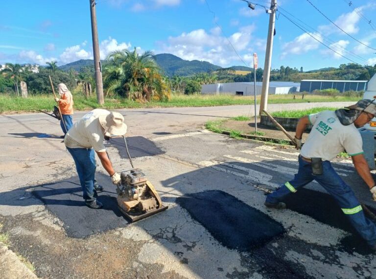 Prefeitura intensifica operação tapa-buracos e disponibiliza novo número de WhatsApp para atendimento