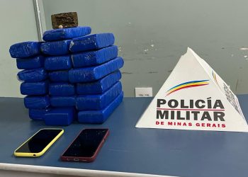 Motociclista é preso com 15 kg de maconha após perseguição no bairro Cascatinha, em Poços