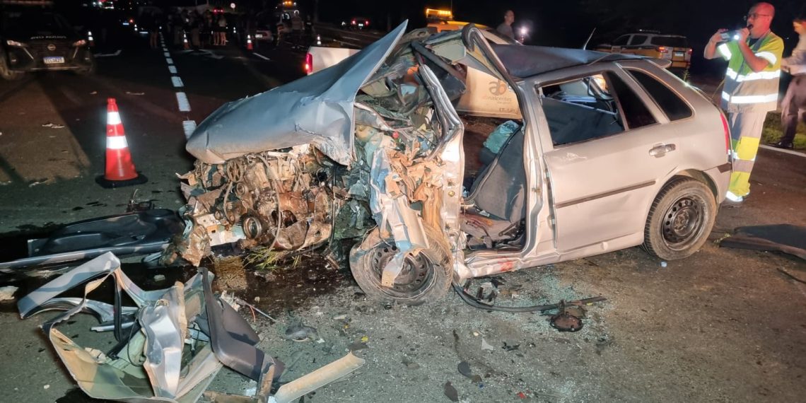 Acidente na MG-050 deixa quatro pessoas mortas e uma ferida