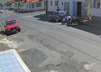 VÍDEO: motorista avança sinal de pare e provoca acidente