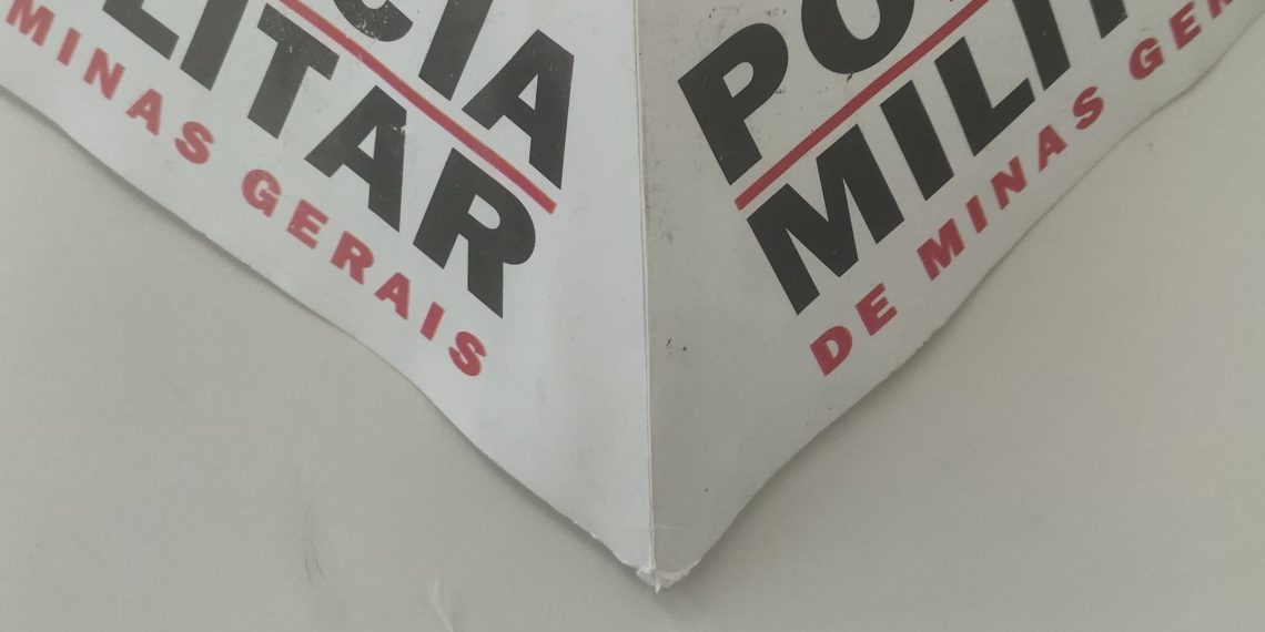 Drogas na mochila: adolescente é aprendido com entorpecentes em escola de Poços