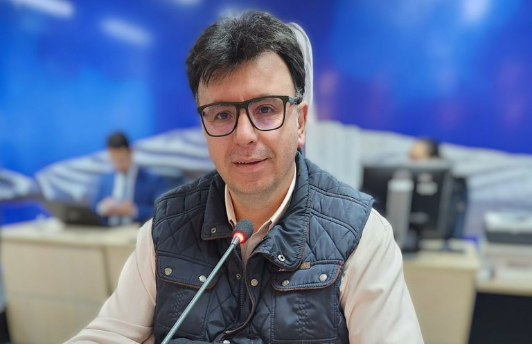 Vereador se defende de acusações de ter ‘furado’ fila do SUS em Poços