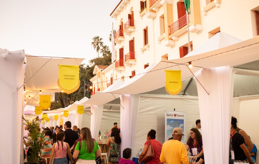 Iniciada neste sábado (26), 20ª edição do Flipoços espera receber 50 mil pessoas