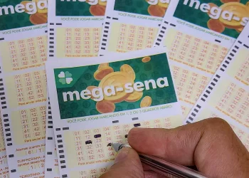 Mega-Sena acumula novamente e prêmio principal vai para R$ 100 milhões