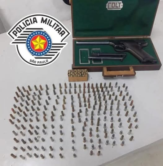 Homem é preso por violência doméstica e posse ilegal de arma de fogo em São João da Boa Vista