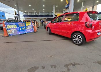 Gasolina a R$ 3,82 gera filas em posto do Sul de Minas no Dia Livre de Impostos