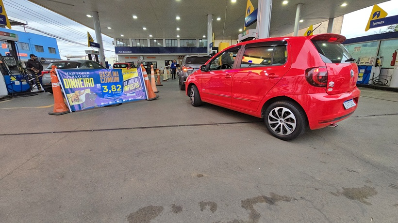 Gasolina a R$ 3,82 gera filas em posto do Sul de Minas no Dia Livre de Impostos