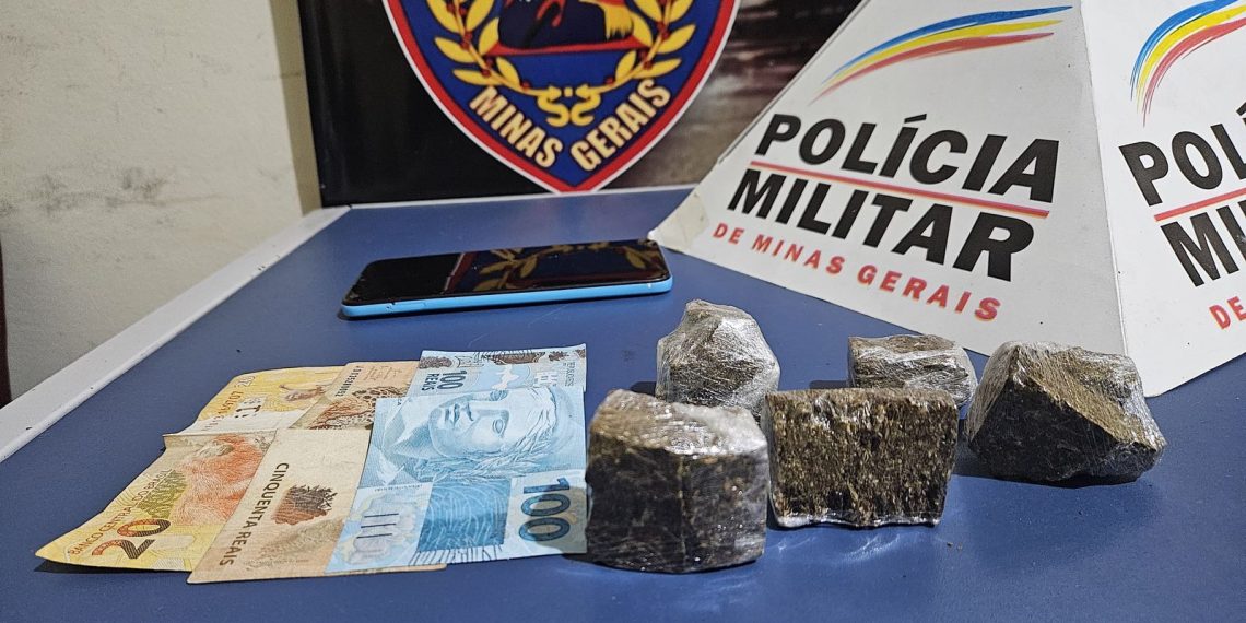 Jovem de 18 anos é preso por tráfico de drogas na zona leste de Poços de Caldas