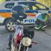 PM recupera moto furtada e suspeito foge em matagal; helicóptero e viaturas fazem buscas