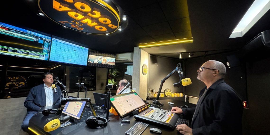 Prefeito fala sobre saúde, educação, obras e turismo em entrevista à Onda Poços