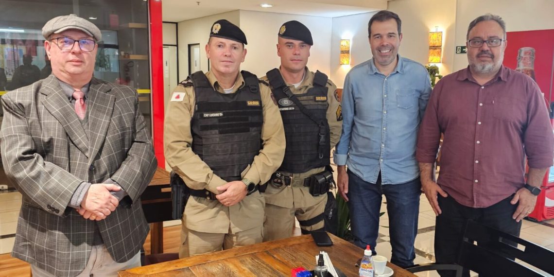 Poços de Caldas lança cartilha para orientar convivência entre bares, músicos e moradores