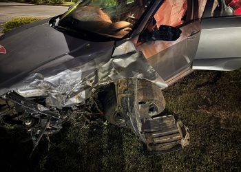 Jovem em alta velocidade desrespeita redutores e causa acidente em Campestre