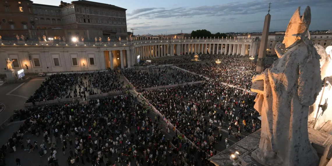 Conclave: Vaticano tem fumaça preta após nova votação do conclave; veja horário da próxma votação