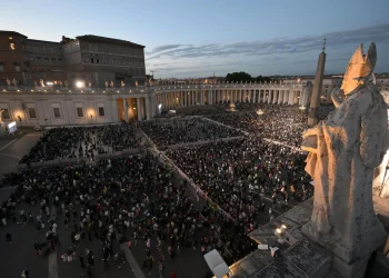 Conclave: Vaticano tem fumaça preta após nova votação do conclave; veja horário da próxma votação
