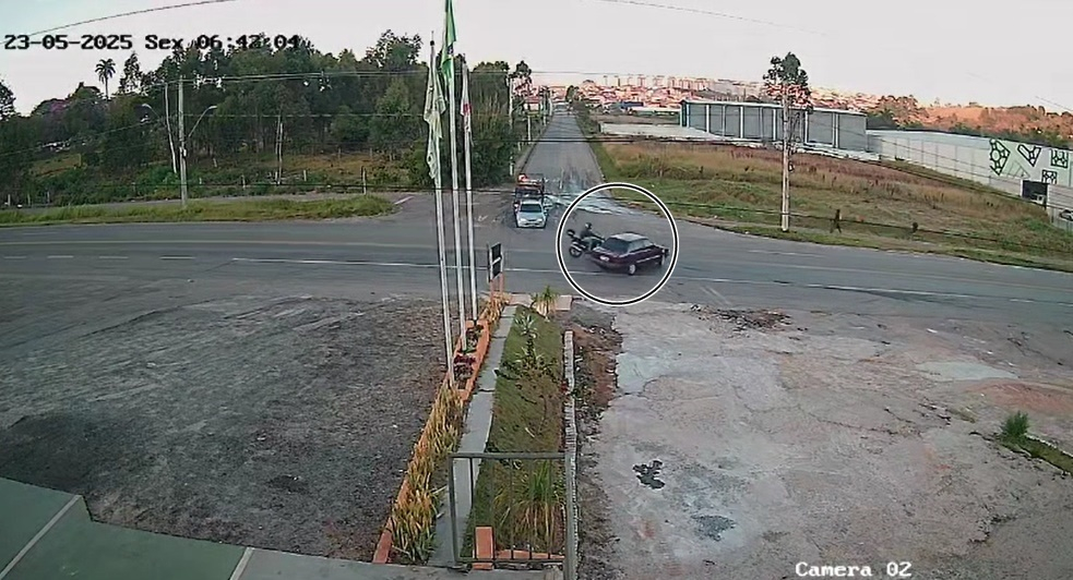 Vídeo mostra exato momento de acidente que vitimou motociclista na Wenceslau Braz em Poços