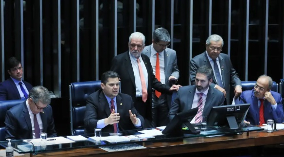 Senado aprova PEC que inclui guarda municipal e agentes de trânsito na segurança pública