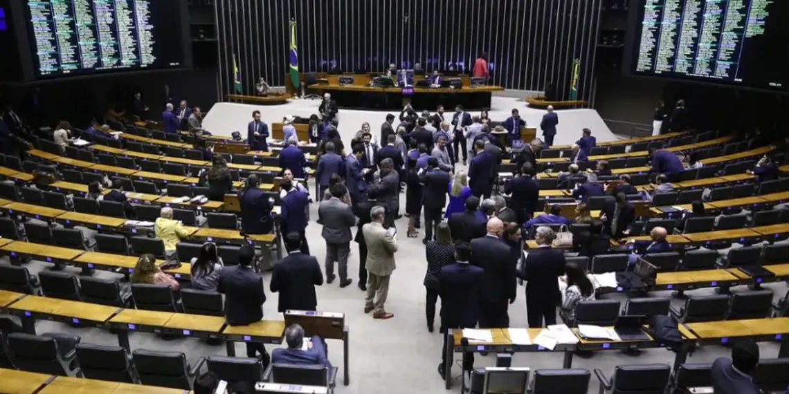 Câmara aprova projeto que amplia número de deputados federais