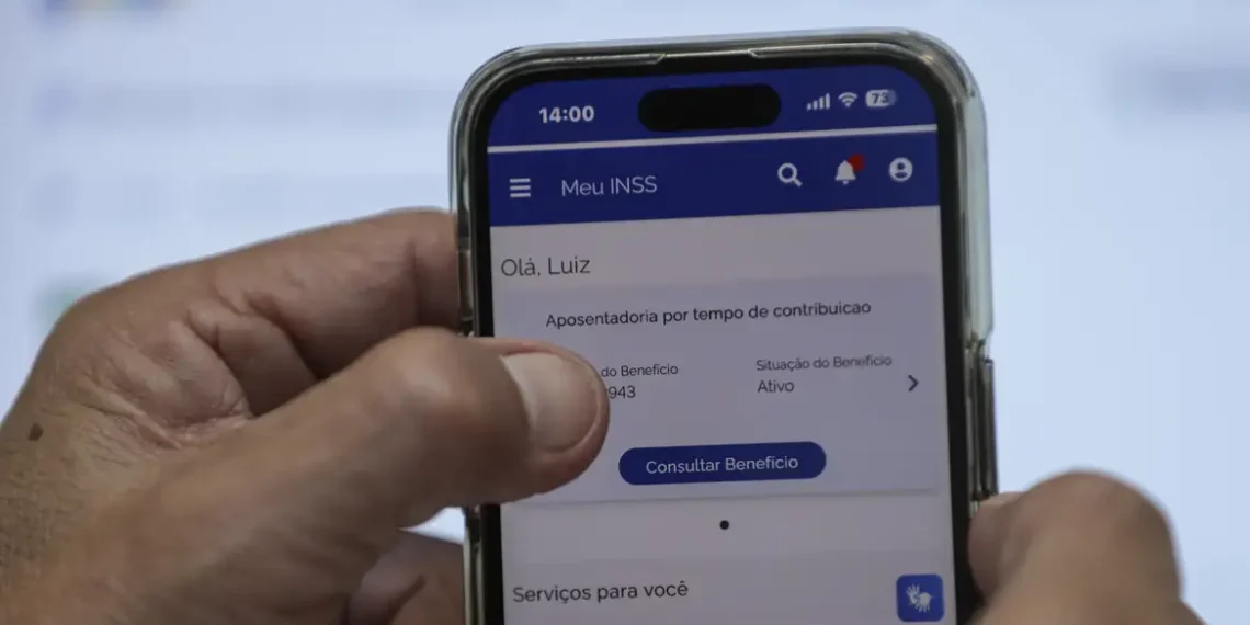 Segurados do INSS podem pedir devolução de descontos ilegais; veja como