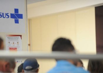 Saúde diz que pagamento de médicos está em dia e que não há paralisações