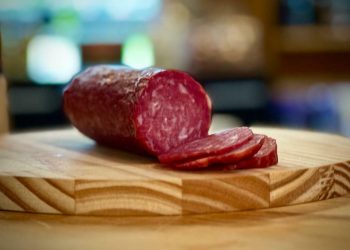 Defensoria Pública conquista decisão favorável no STF e anula condenação de homem que furtou peça de salame de R$14,80