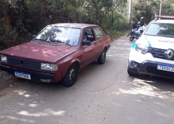 Três são detidos após furto de veículo e perseguição em Poços de Caldas