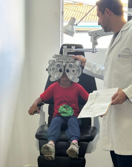 Mutirão em Poços realiza 200 consultas oftalmológicas para crianças neste sábado (28)