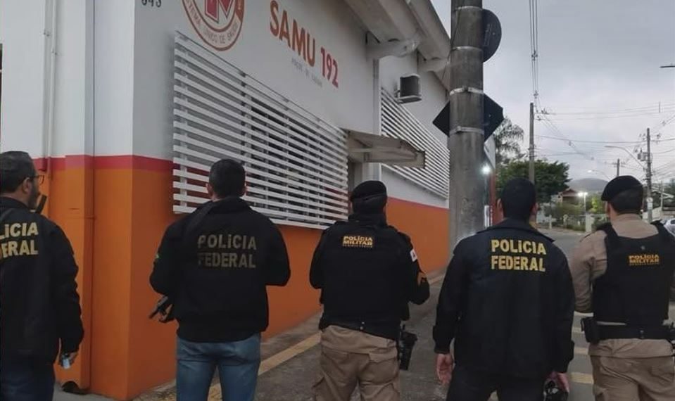 Motorista terceirizado da Saúde e fonoaudióloga estão entre os alvos de megaoperação