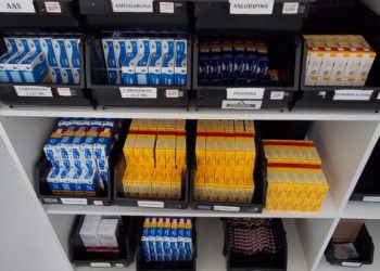 Saúde regulariza dívida milionária de 2024 para resolver falta de remédios em Poços