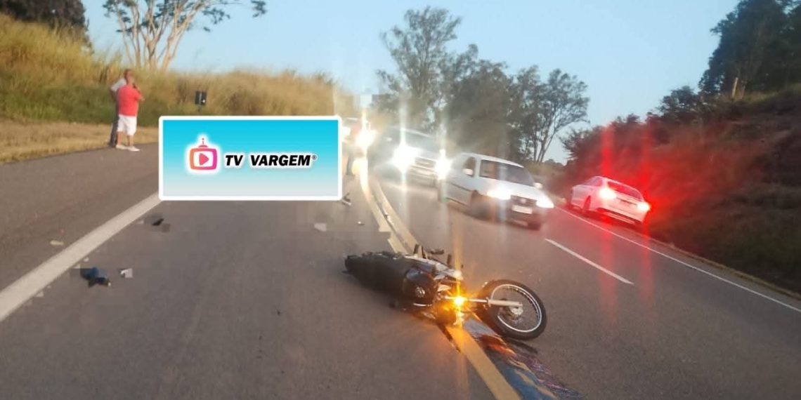Motociclista de 46 anos morre após acidente com carreta em rodovia da região