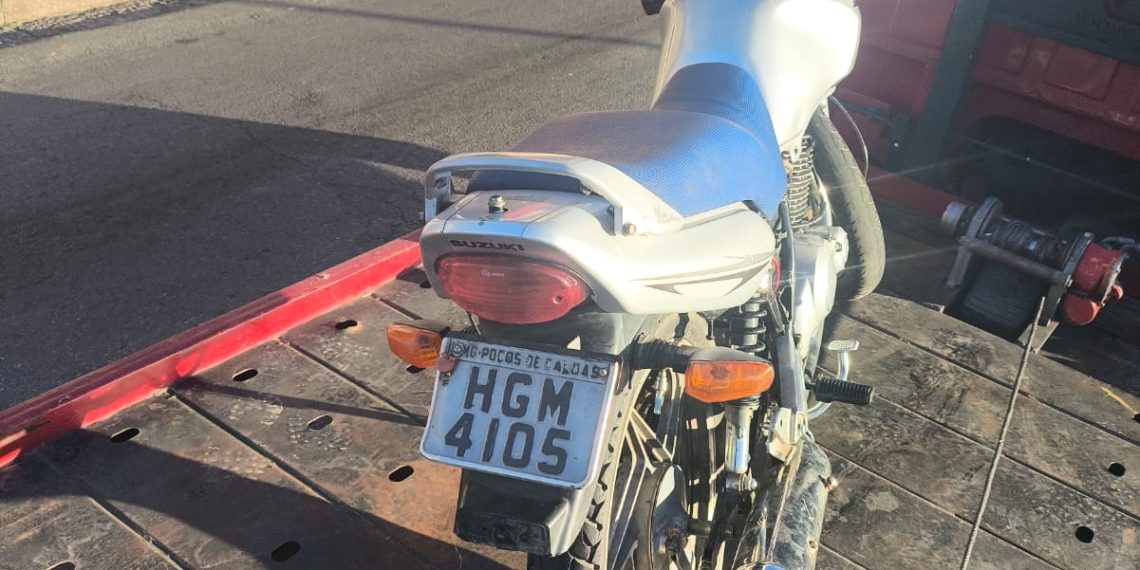 Agentes de Trânsito recuperam moto furtada em Poços de Caldas