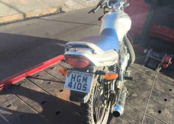 Agentes de Trânsito recuperam moto furtada em Poços de Caldas