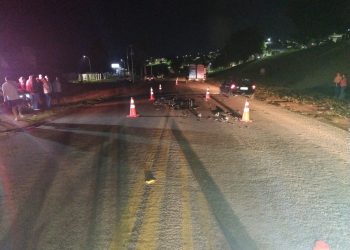 Motociclista morre após bater na traseira de semirreboque em rodovia da região