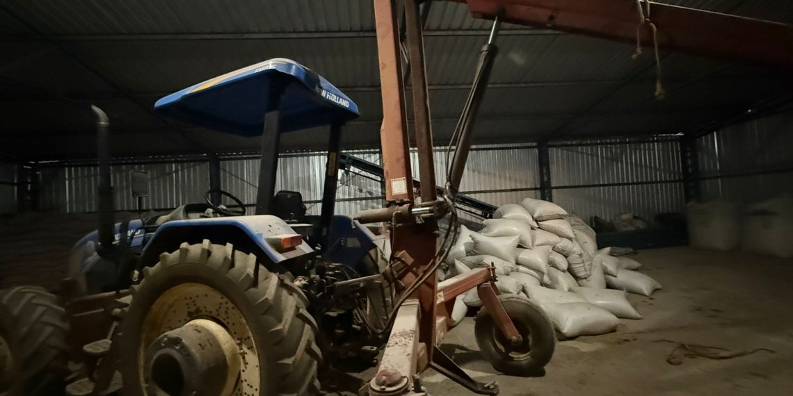 Polícia Civil recupera carga de café, trator e caminhão furtados na região