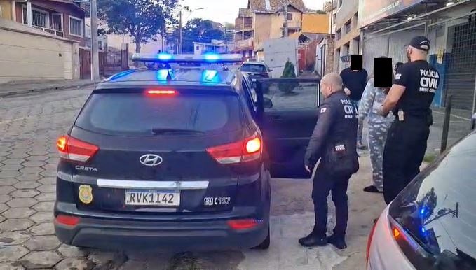 Homem é preso em operação contra crimes cibernéticos e neonazismo em Poços