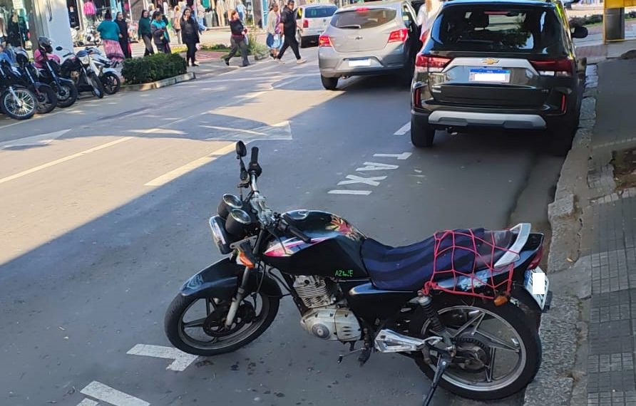 Demutran apreende motocicleta adulterada no centro de Poços de Caldas