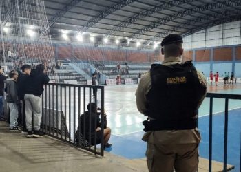 Jogadora é chamada de “macaca” e “gorila” durante partida de handebol