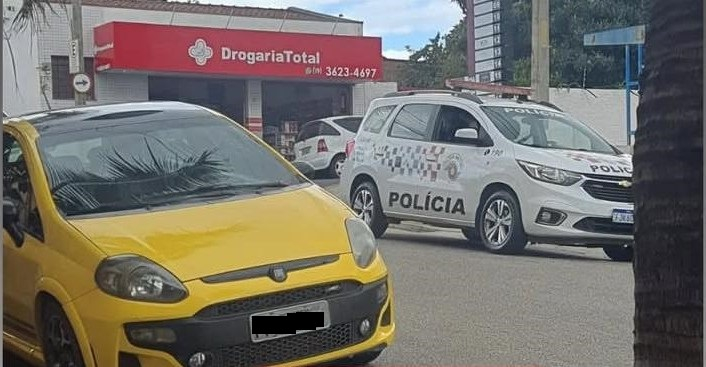 Carro roubado em Poços é encontrado em São João da Boa Vista; suspeito é preso