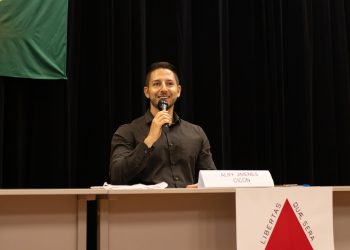 Vereador de Poços propõe criação do programa Jovem Capitalista nas escolas municipais