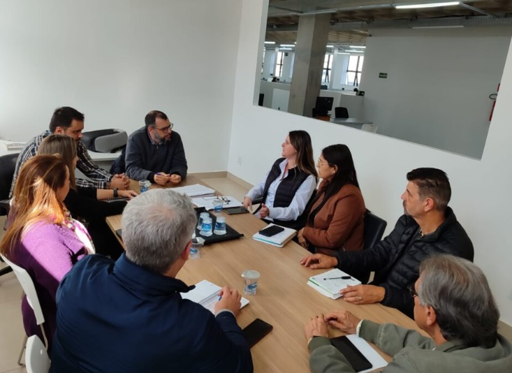 Poços já teve 8 óbitos e oitenta e duas hospitalizações por Síndrome Respiratória Aguda Grave em 2025; comitê anuncia medidas